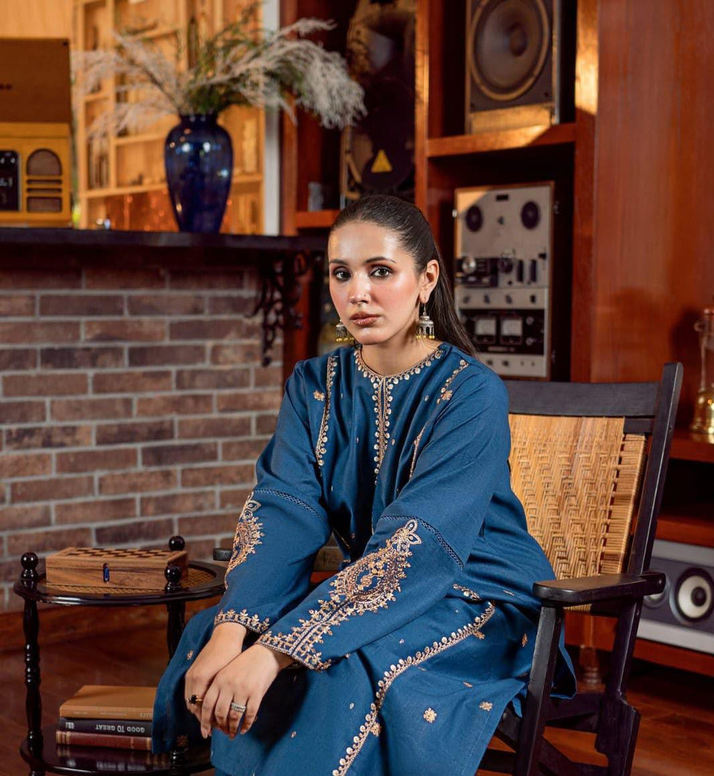 Bareeze Luxury Embroidered Dhanak Suit With Printed Shawl| Amina’s Collection